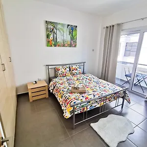beachy-keen-city-apartment.hotelsatayianapa.com/